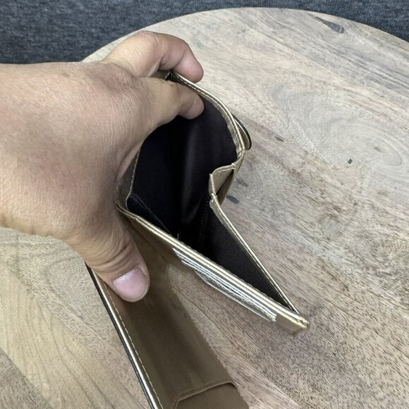 Compact Gold Wallet With Floral Button & Zipper Multiple slots and bill holder - Picture 6 of 9